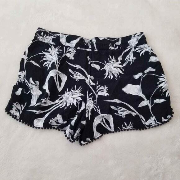 White House Black Market Women's 4-Inch Soft Floral Print Short - Picture 5 of 8